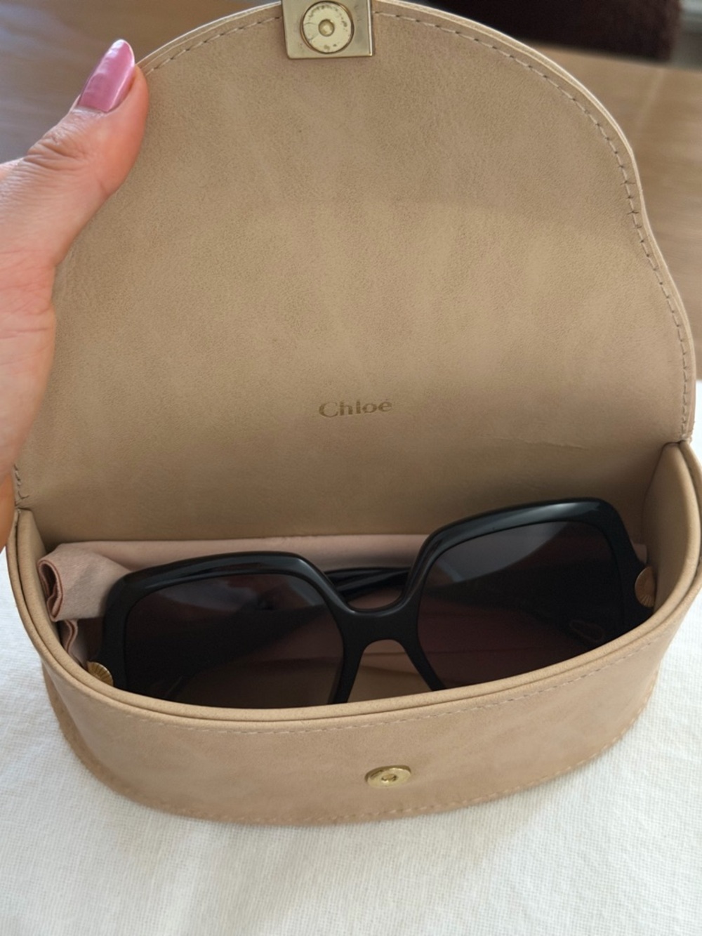 Chloe Black Oversized Square Sunglasses with Tan Case - Picture 4 of 10